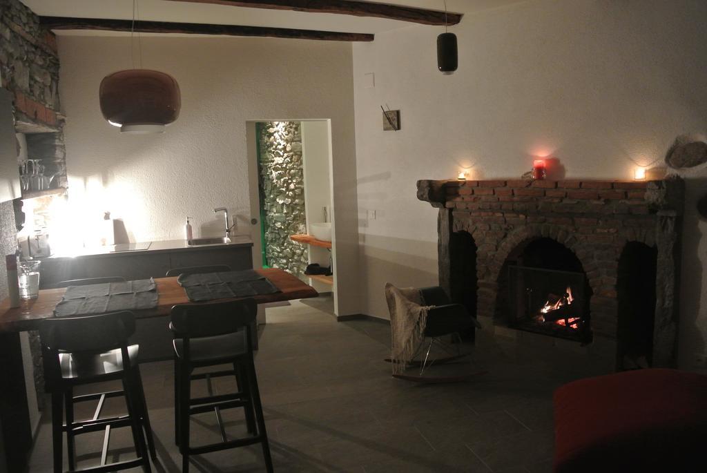 A Ca Balade In Design Lägenhet Miglieglia Rum bild